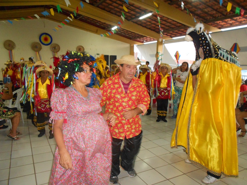 Prefeitura realiza festa junina para idosos, aposentados e pensionistas pelo projeto Viver Mais