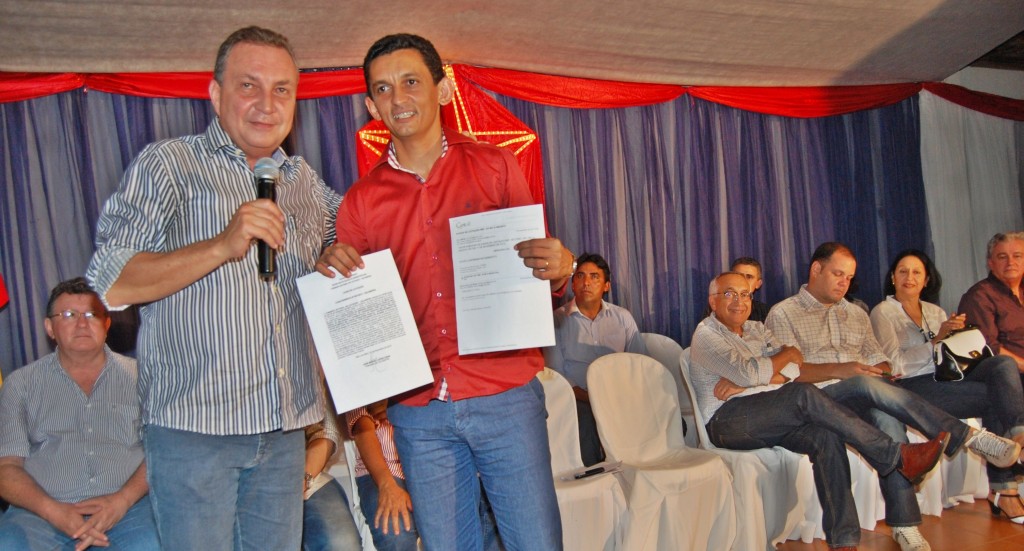 Luís Fernando aproveita eventos oficiais com pré-candidato ao governo