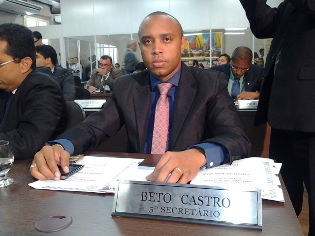 Beto Castro teve mandato cassado pelo TRE por 4 x 2