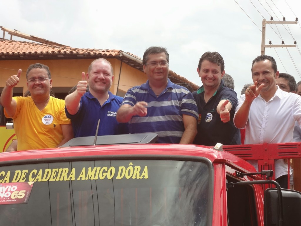 Othelino Neto e Leonardo Sá em carreata, ao lado de Flávio Dino e Roberto Rocha, em Pinheiro