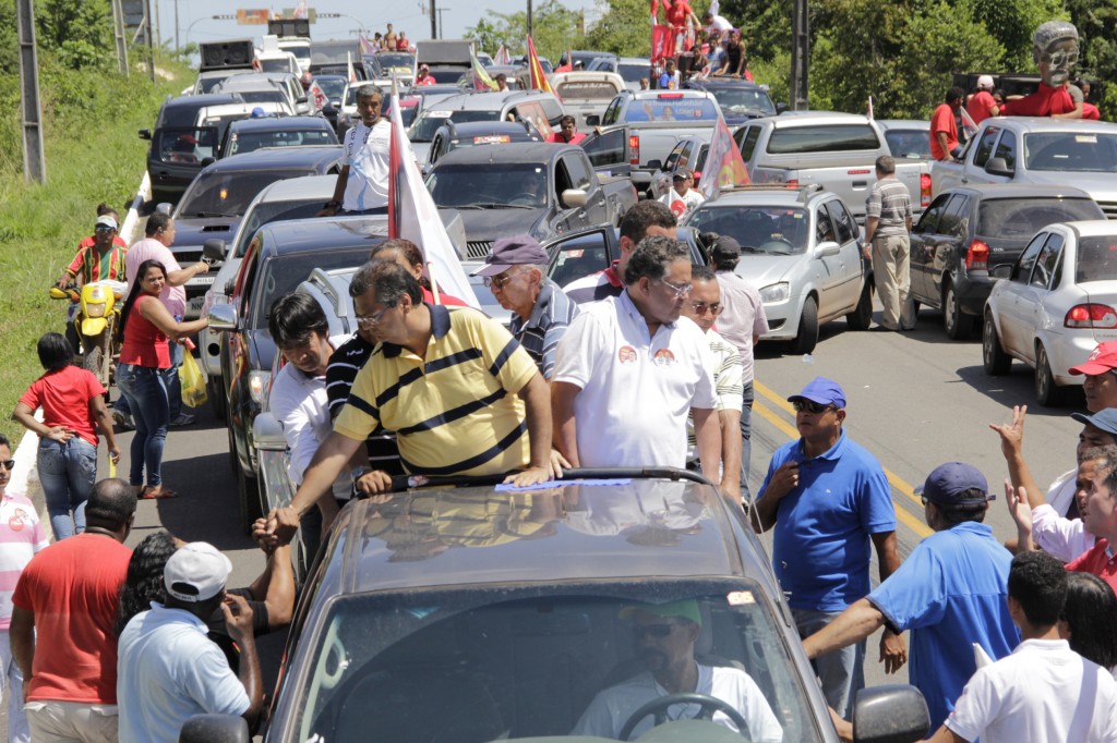 Flávio Dino e Roberto Rocha fazem campanha no interior do Maranhão