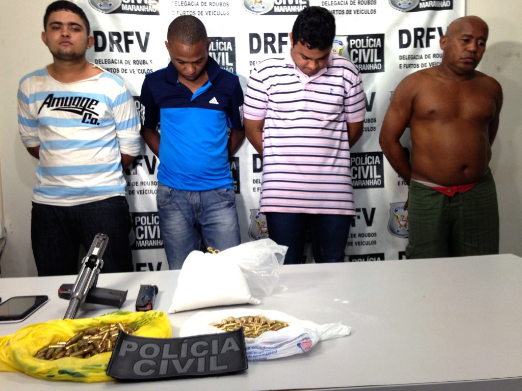 Entre os envolvidos, dois suspeitos são apontados de fazerem parte da facção criminosa Primeiro Comando da Capital (PCC) do Estado de São Paulo
