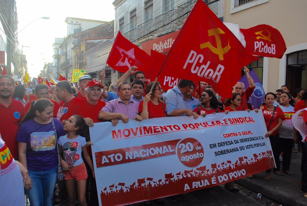 Manifestantes foram às ruas também em São Luís